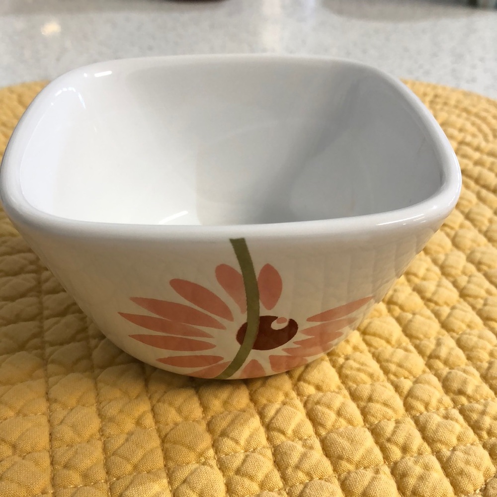 Corelle stoneware ramekins (4). Floral design. Microwave and oven safe. …